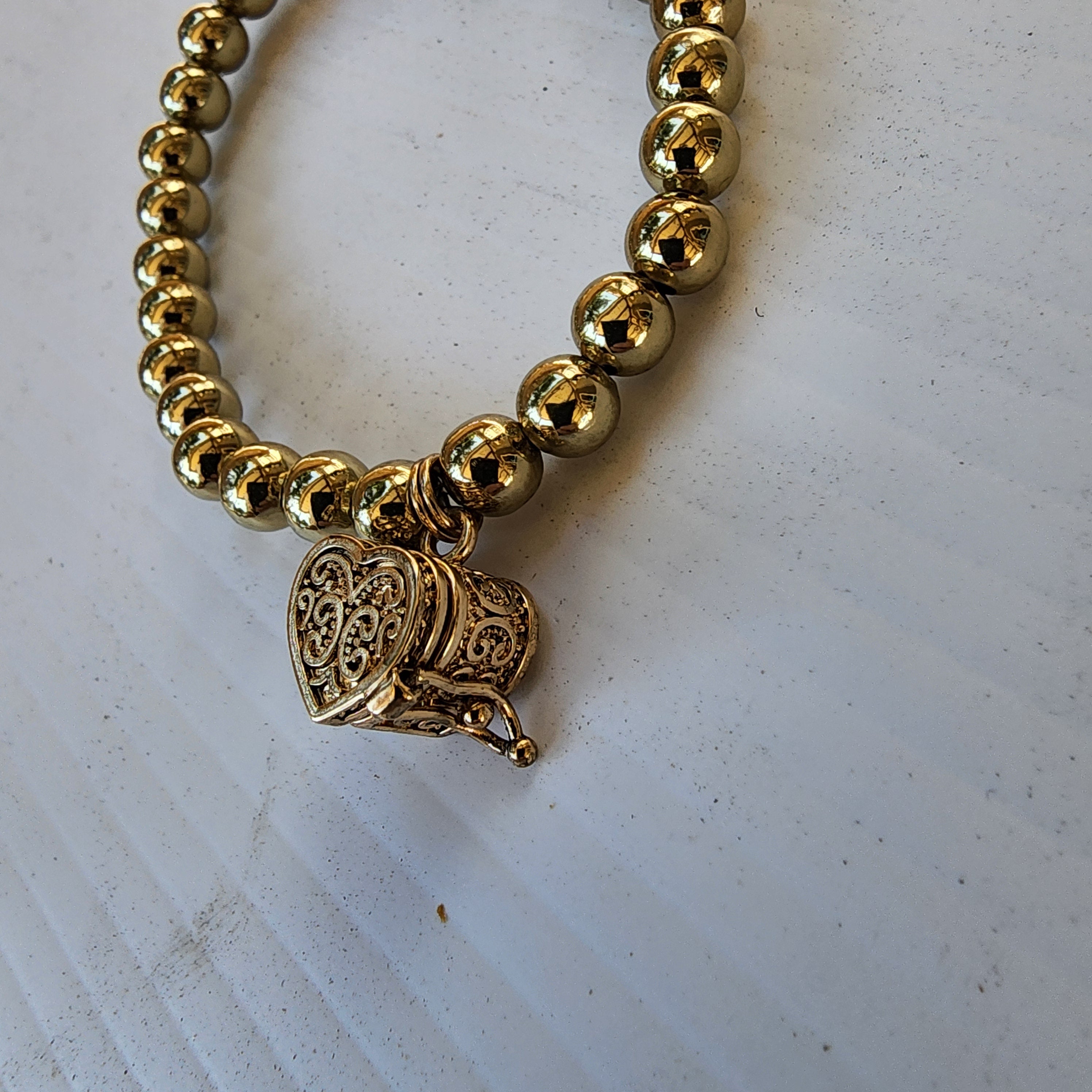 R223780 Gold Heart Prayer Bracelet