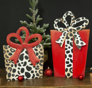 Leopard Presents Set of 2